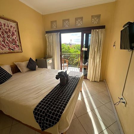 Sari Buana Bed & Breakfast Кута Экстерьер фото
