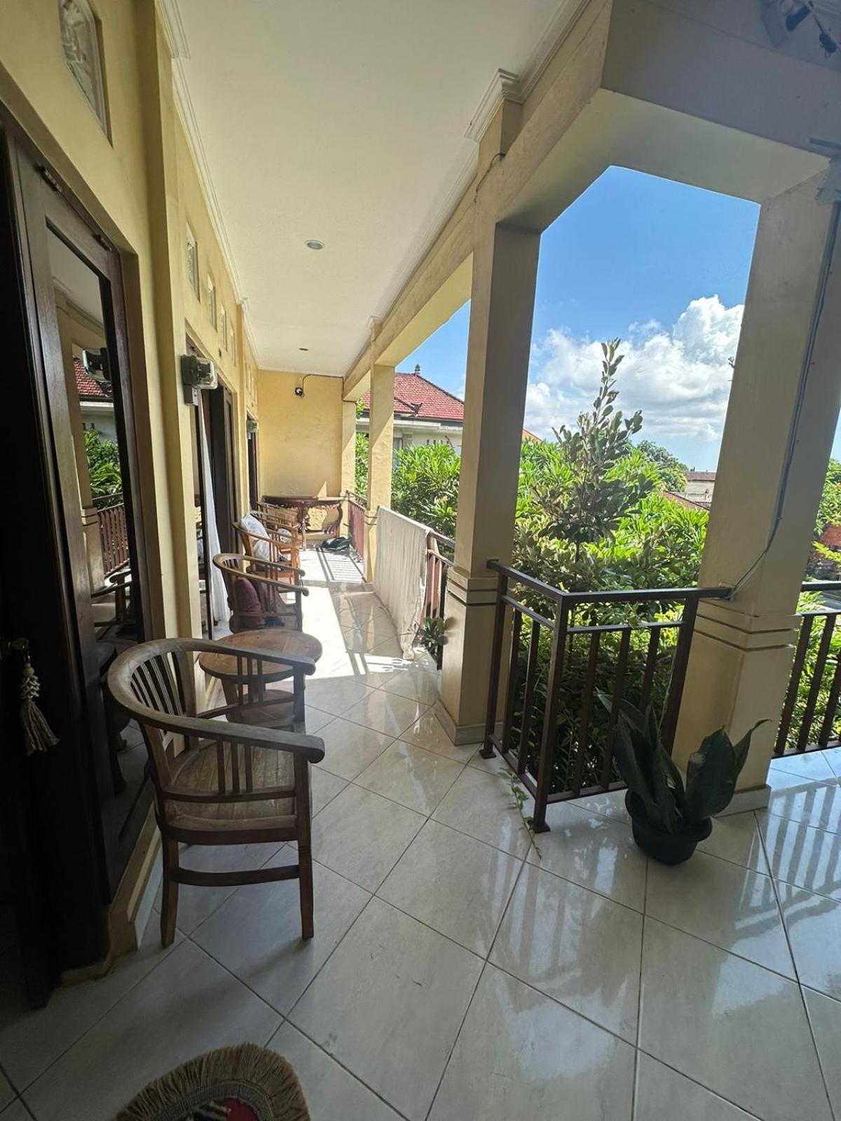 Sari Buana Bed & Breakfast Кута Экстерьер фото