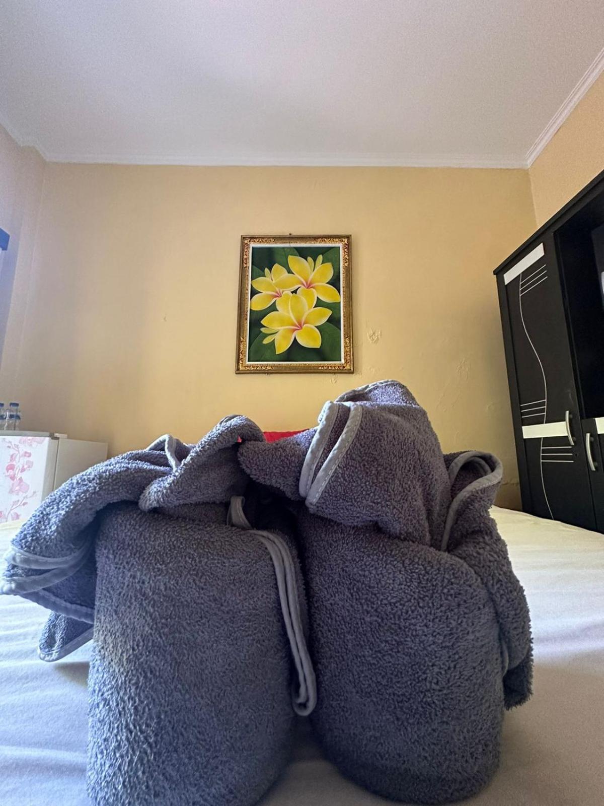 Sari Buana Bed & Breakfast Кута Экстерьер фото
