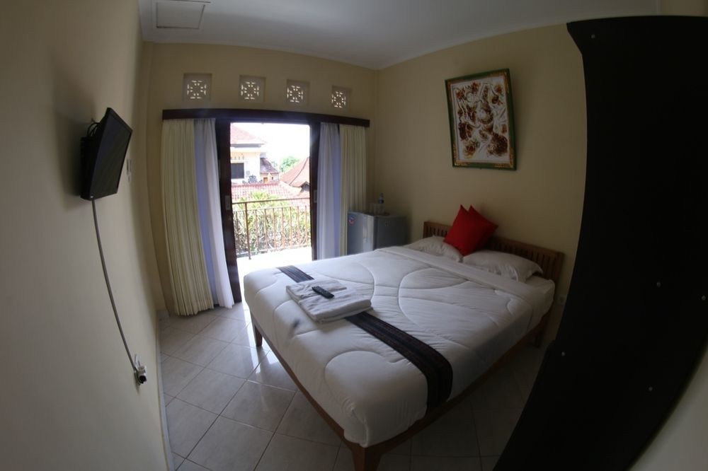 Sari Buana Bed & Breakfast Кута Экстерьер фото
