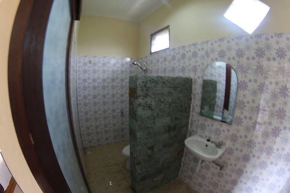 Sari Buana Bed & Breakfast Кута Экстерьер фото