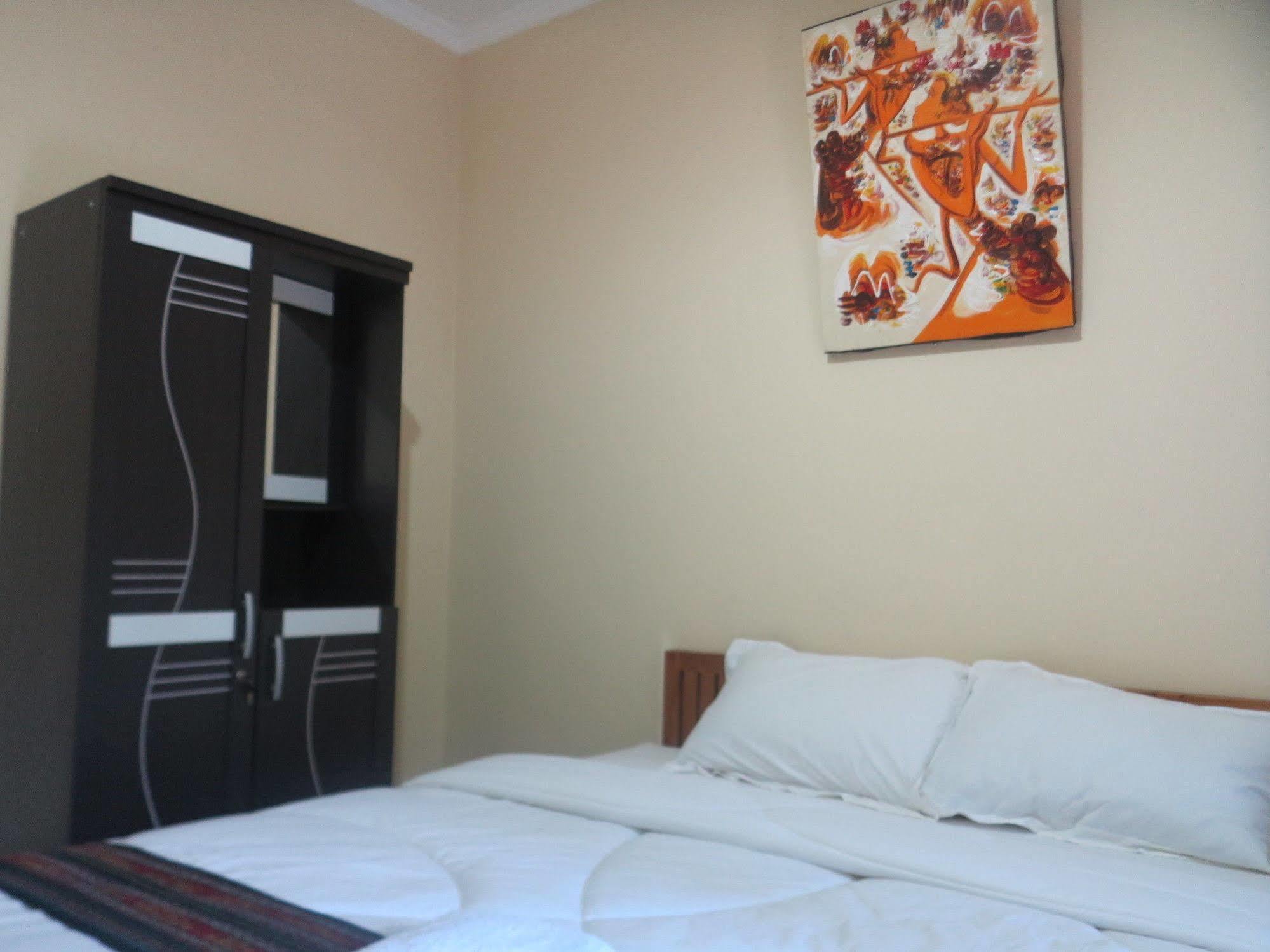 Sari Buana Bed & Breakfast Кута Экстерьер фото