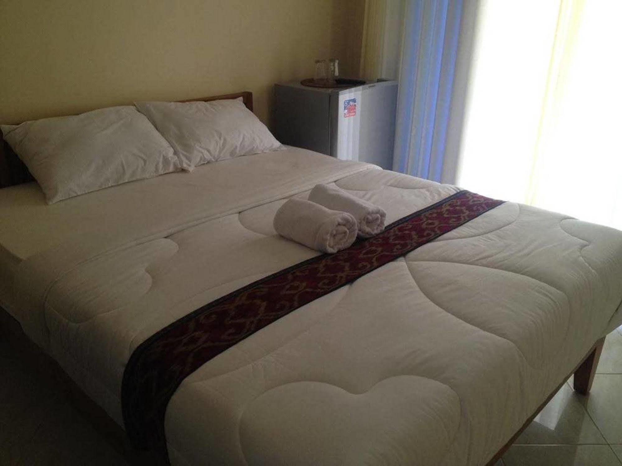 Sari Buana Bed & Breakfast Кута Экстерьер фото
